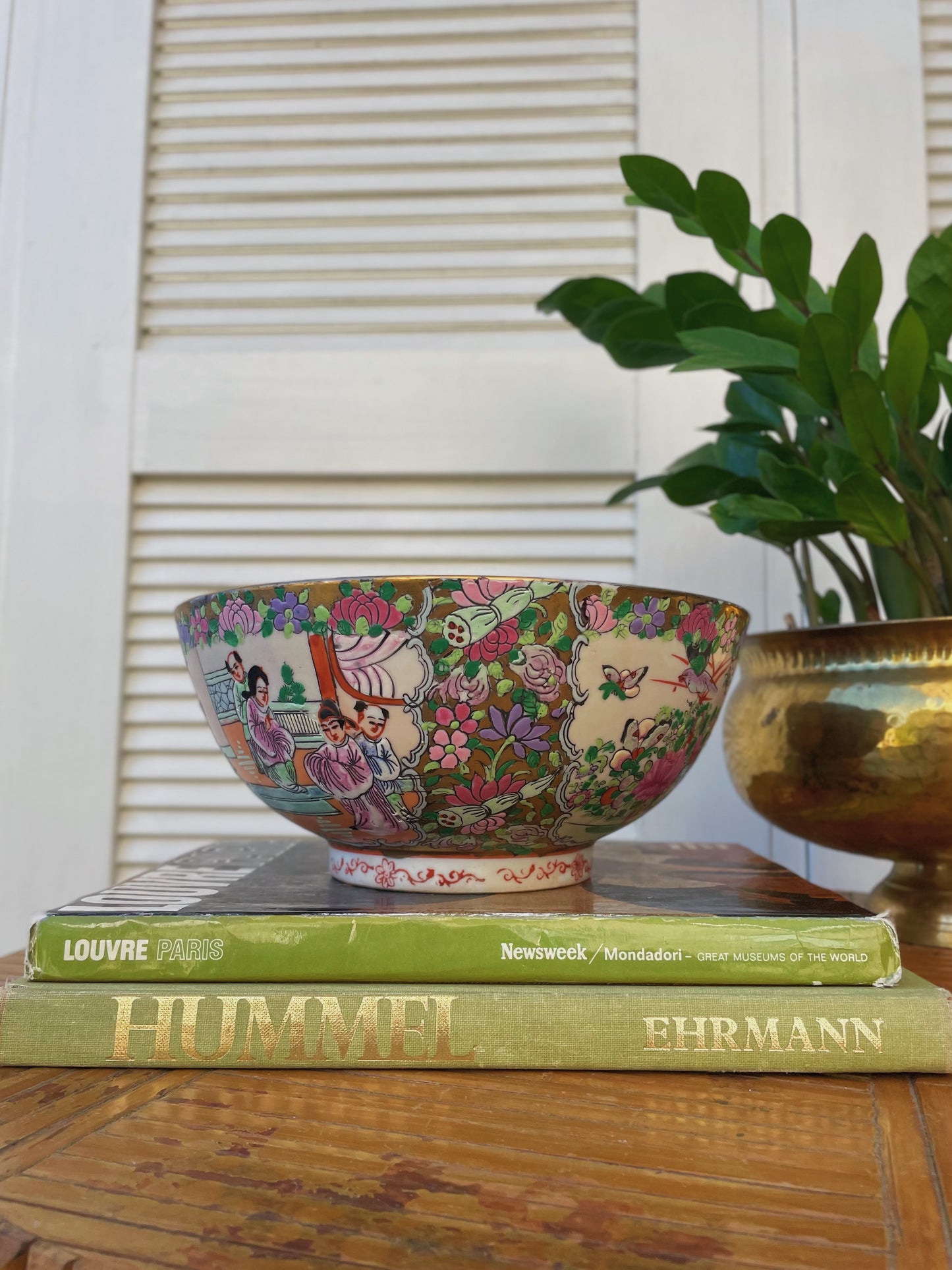 Vintage Chinese Rose Medallion Porcelain Handpainted Decorative Bowl